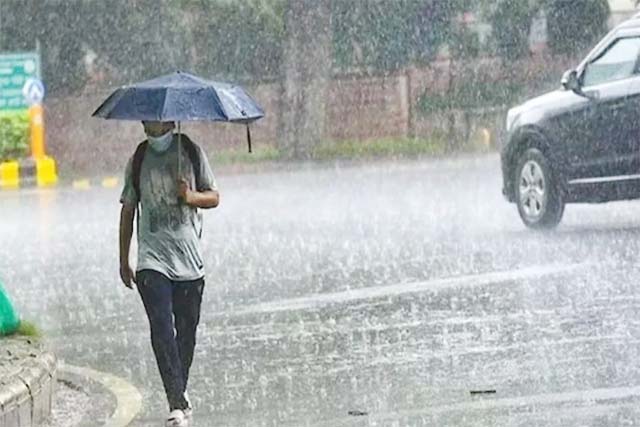 पश्चिमी सिंहभूम में सबसे अधिक और पाकुड़ में सबसे कम बारिश
