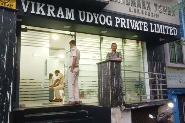 निखार सबलोक हत्याकांड में पुलिस ने विक्रम उद्योग में खंगाला दस्तावेज