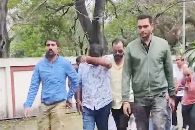 महाराष्ट्र टीईटी पेपर लीक : जूते के सोल में छिपाकर आगरा प्रेस से बाहर निकाला गया