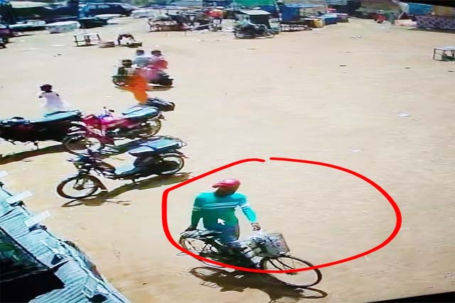 गणेश प्रतिमा के दर्शन करने पहुंची बच्ची की CYCLE चोरी, CCTV में कैद हुई पूरी वारदात