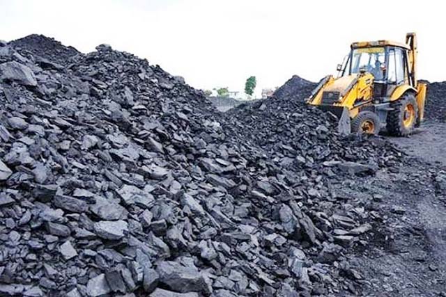देश में त्यौहार से पहले बिजली संकट, 35 फीसदी बचा कोयले का स्टॉक