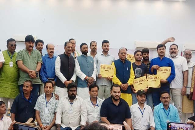 डॉ बीआर अंबेडकर क्विज प्रतियोगिता : 285 युवाओं के बीच विक्रम भैया बने अव्वल, प्रदेश कांग्रेस अध्यक्ष ने दिया 15 हजार का पुरस्कार