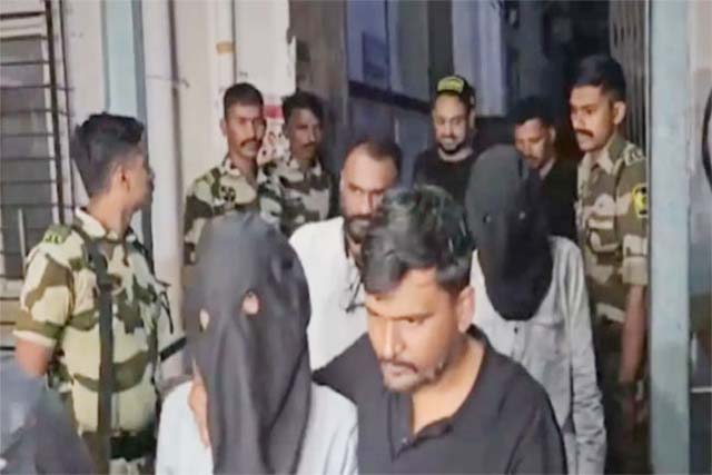 टाइगर श्रॉफ फायरिंग मामले के तीनों आरोपित मुंबई पहुंचे, पूछताछ जारी