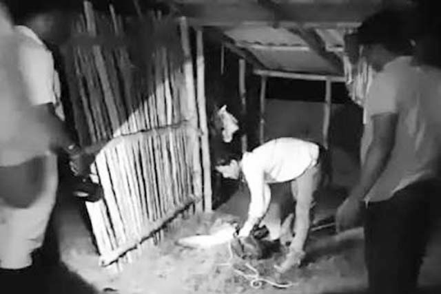 पत्नी का गला काट मंदिर में चढ़ाया, पिता को भी उतारा मौत के घाट, लोगों में दहशत