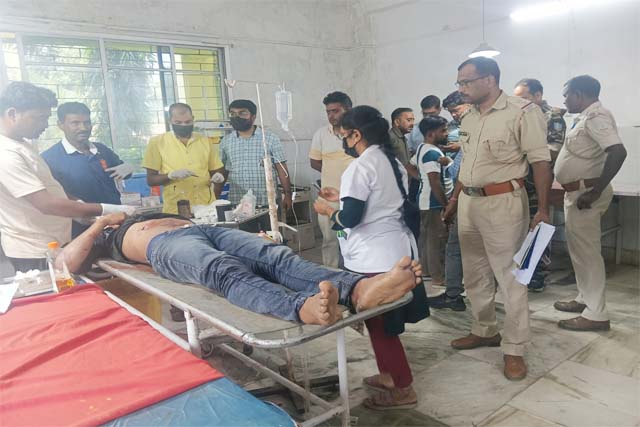 साहिबगंज -सड़क हादसे में युवक की मौत, बच्ची सहित दो घायल