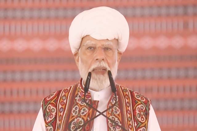 प्रधानमंत्री मोदी ने किसानों के खातों में भेजे 19 हजार करोड़ रुपये, पशु अनुसंधान केंद्र राष्ट्र को किया समर्पित