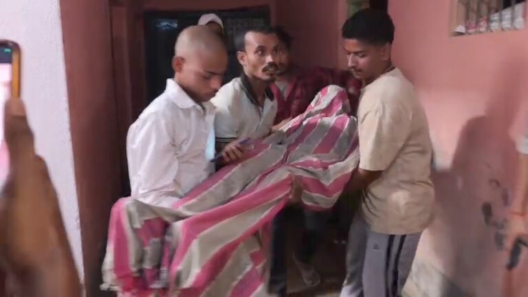 गोड्डा में किराए के मकान में फंदे से लटका मिला 12वीं के छात्र का शव, मौत से मचा हड़कंप