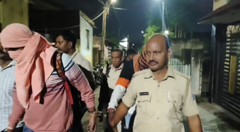 जमशेदपुर में साइबर ठगी के बड़े गिरोह का भंडाफोड़, पांच युवक गिरफ्तार