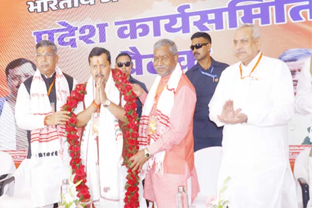 झारखंड भाजपा कार्यसमिति में राजनीतिक प्रस्ताव पारित, पीएम मोदी के 25 साल के नेतृत्व को सराहा